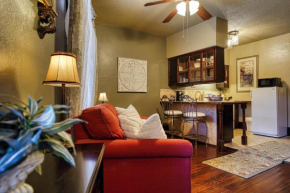 FlatIron Suite 202 - King Size Comfort